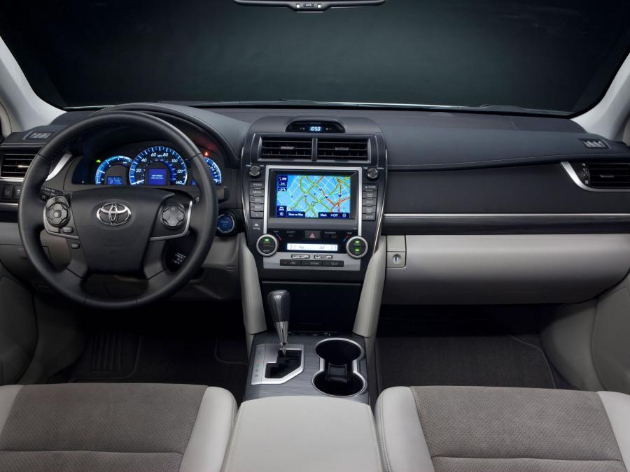  Toyota Camry Hybrid 2011 года  (US) (фото 19 из 24)